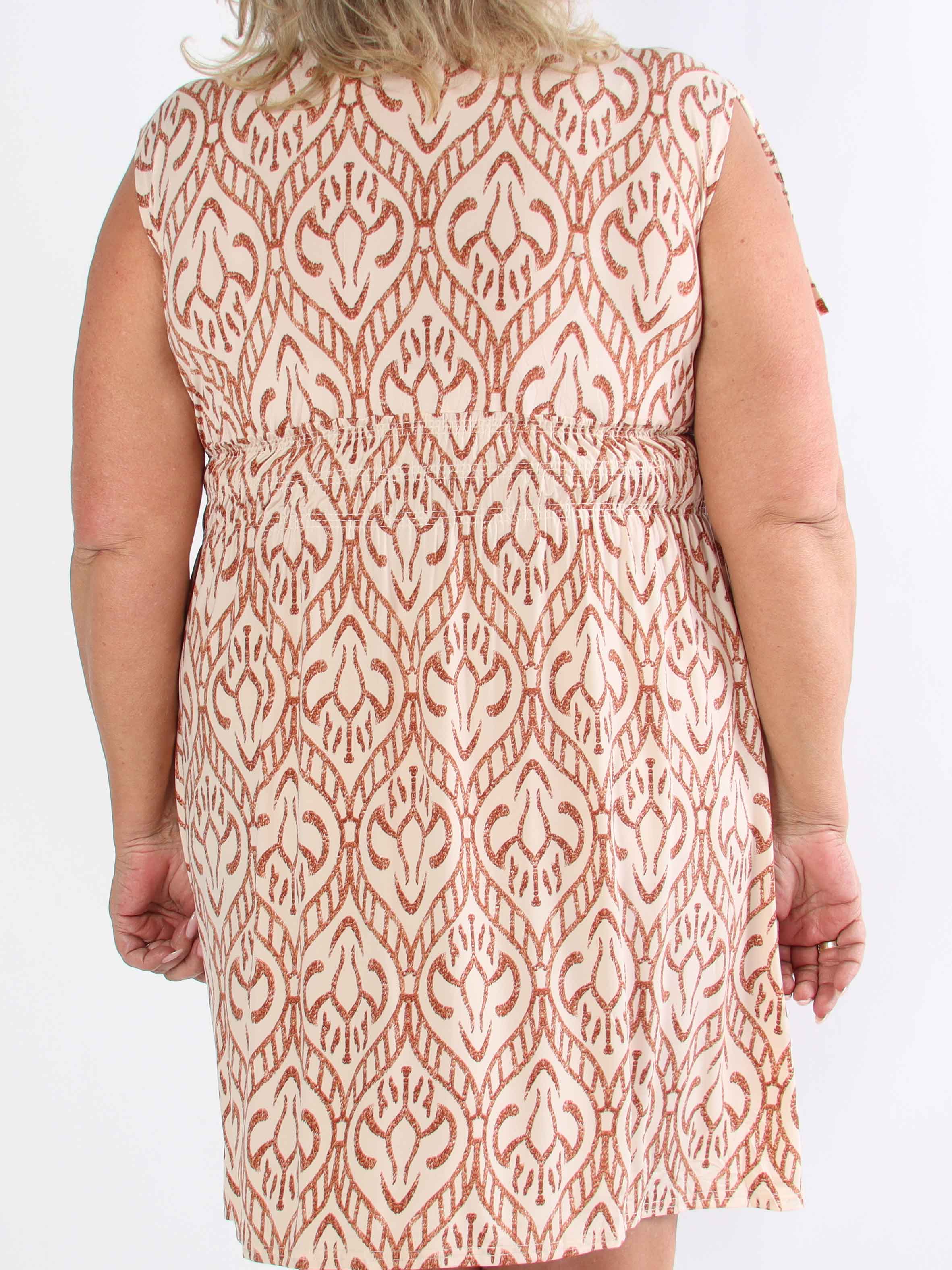 Pams Boho Short - Kort elastisk plus size-klänning i skrynkelfritt tyg